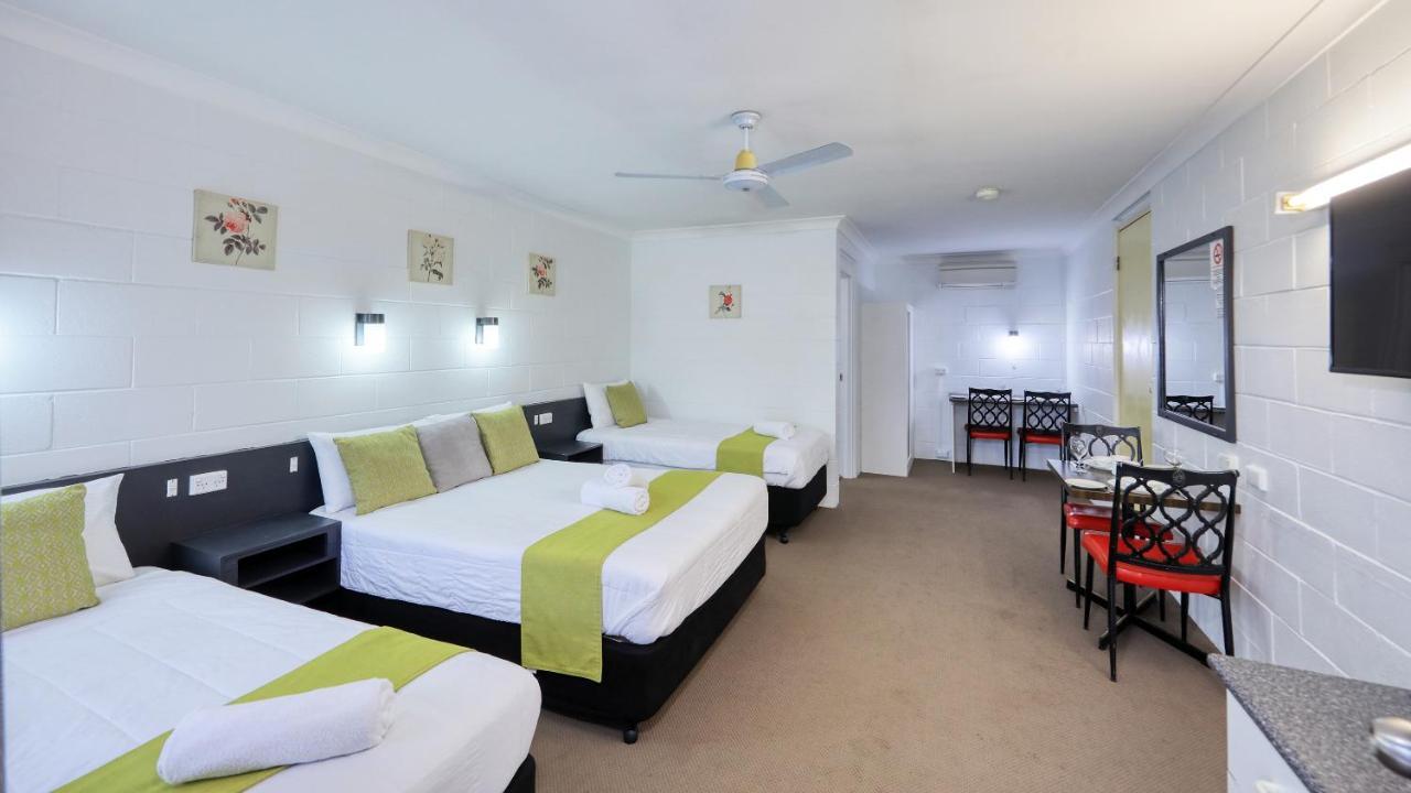 Azalea Motel Кунабарабран Экстерьер фото