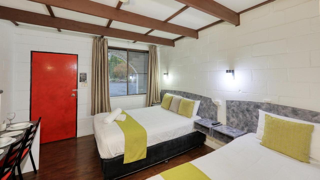 Azalea Motel Кунабарабран Экстерьер фото