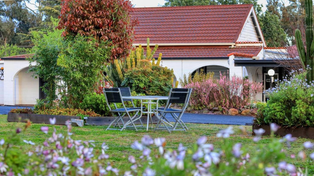 Azalea Motel Кунабарабран Экстерьер фото