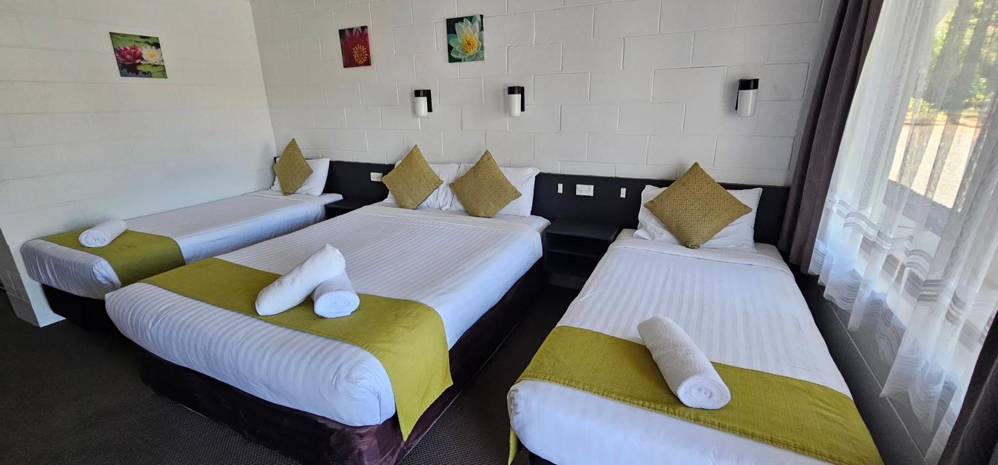 Azalea Motel Кунабарабран Экстерьер фото